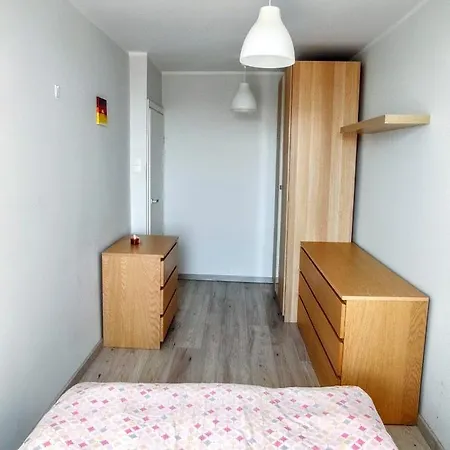 Апартаменти Mieszkanie Blisko Plazy W Pelni Wyposazone Гданськ